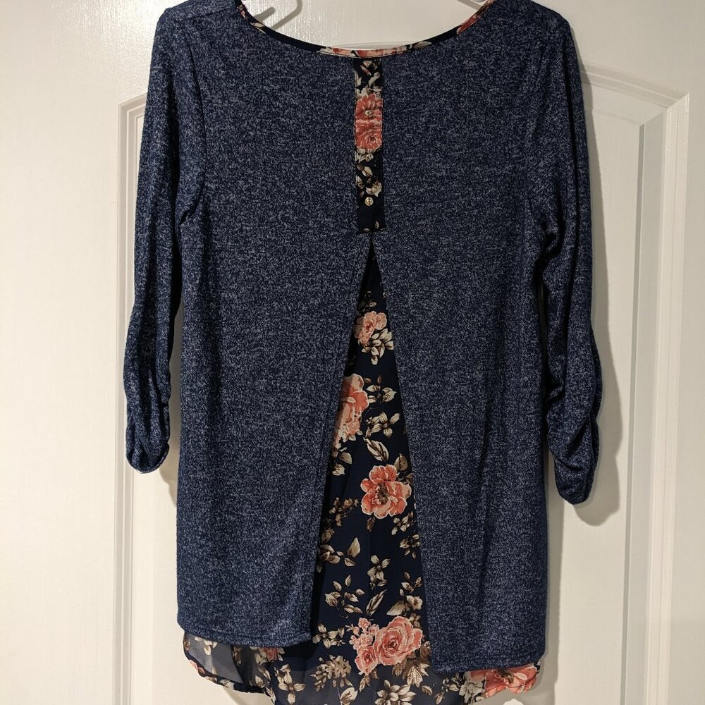 Maternity 3/4 length soft shirt - size medium